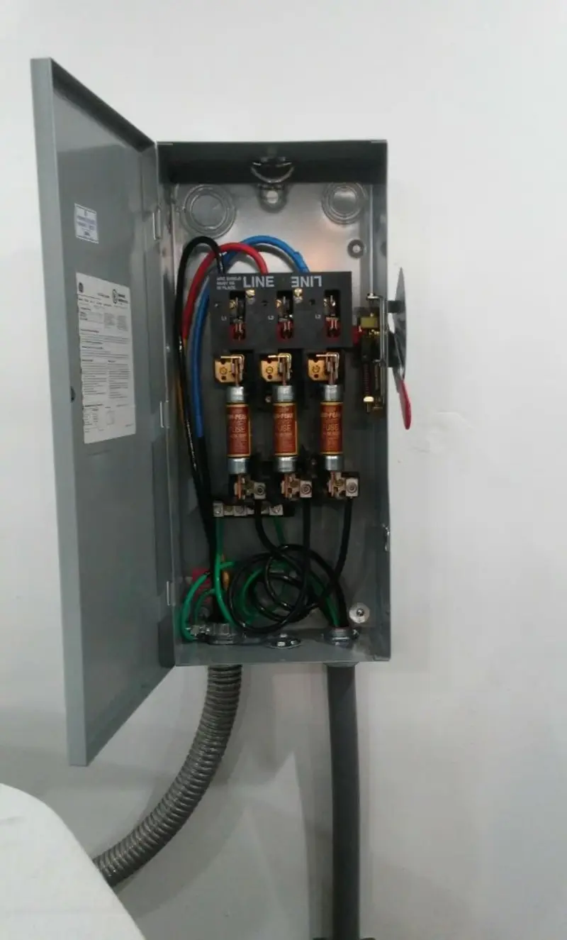 Three-phase disconnect switch installed for Smoke Detector Installation in Beckett Ridge